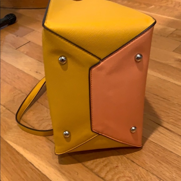 NWT hand painted studded structured leather bag - Picture 4 of 5